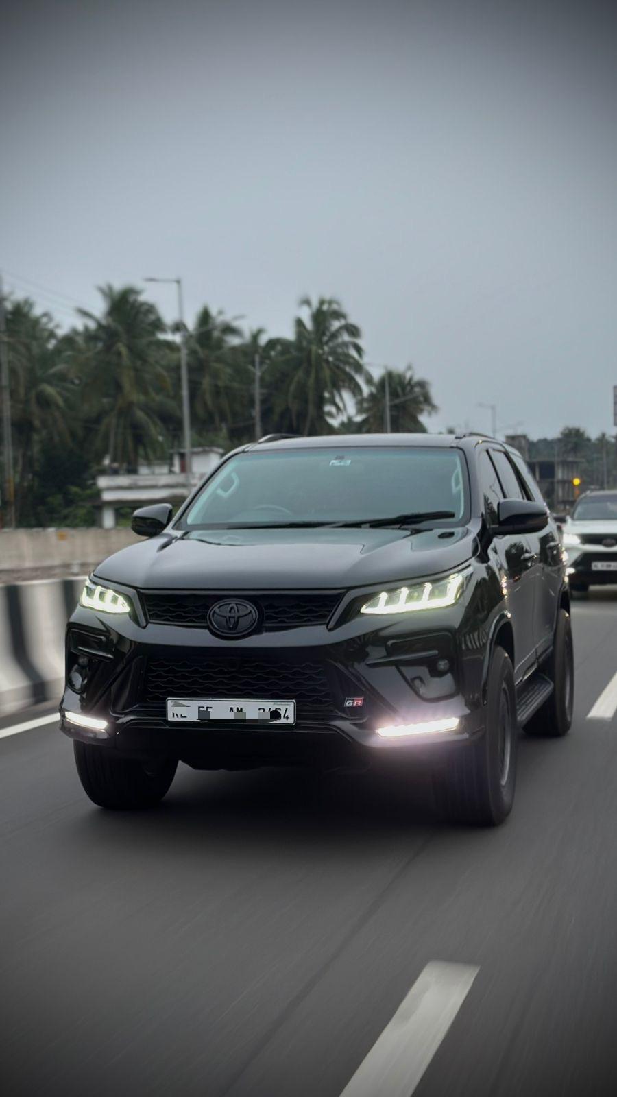 Toyota Legender Black